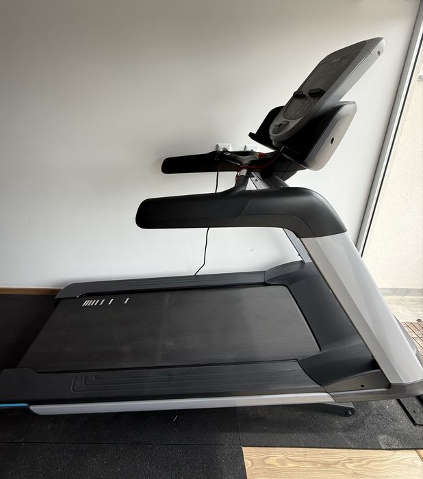 Esteira Precor (nível profissional)