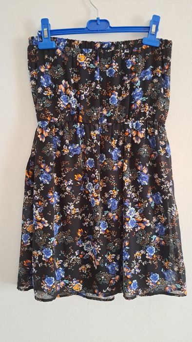 Vestido preto com flores