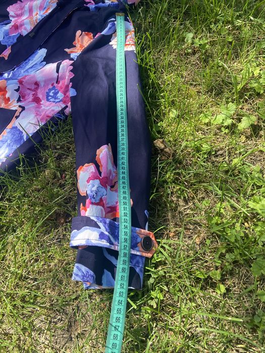 Жіноча вітровка 42 розміру