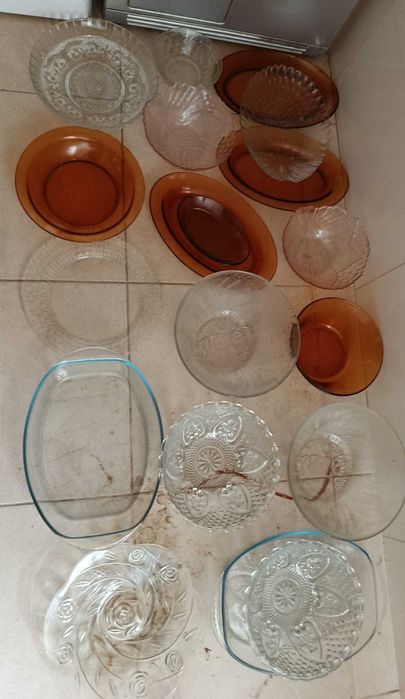 Travessas e saladeiras em vidro