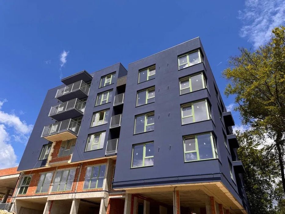 Продаж 2 кімн .квартира 85.12 м² 3/6 ц. Брюховичі ,вул.Лікарська ,(торг) 125000$