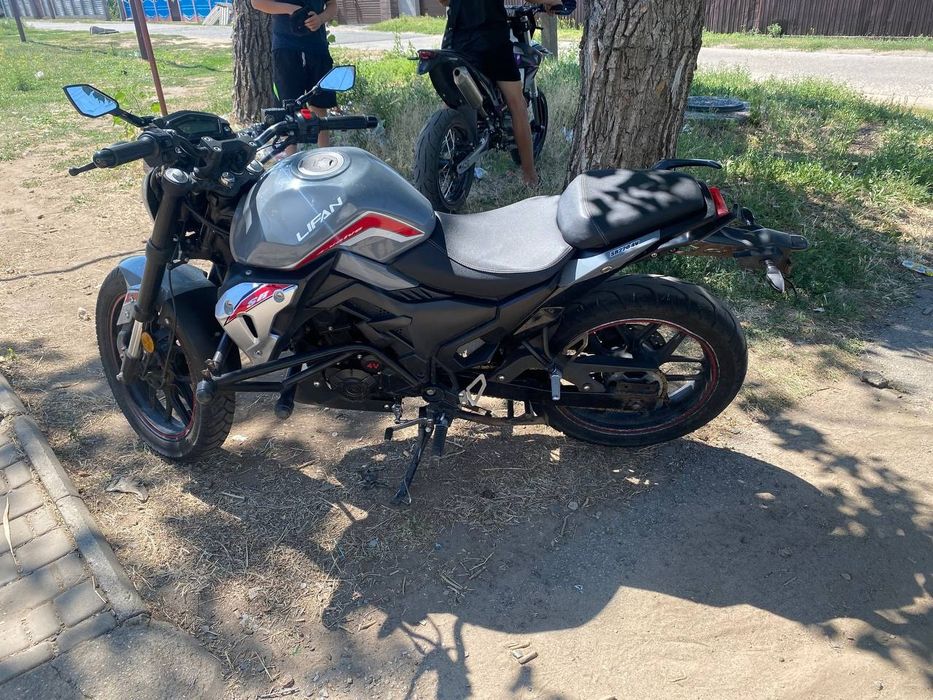 Срочно продам лифан ср 220