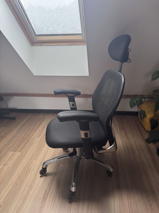 Fotel biurowy obrotowy ergonomiczny Ergomax Flexi