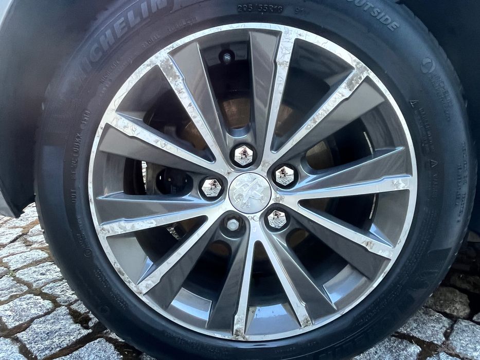 Carro Peugeot 308 gasolina