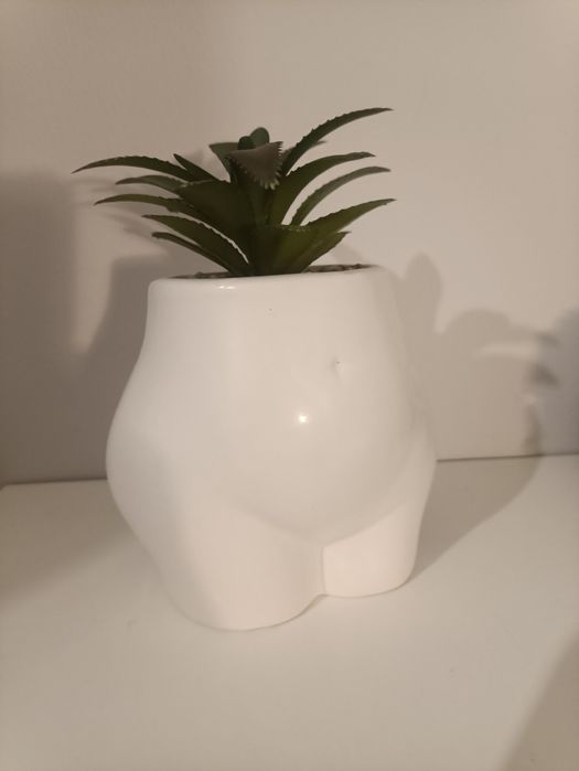 Designerska doniczka "body" z sukulentem (sztucznym)