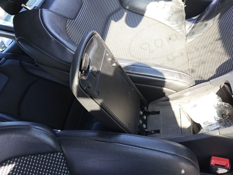 Podłokietnik dwuczęściowy skórzany Citroen C5 x7 III