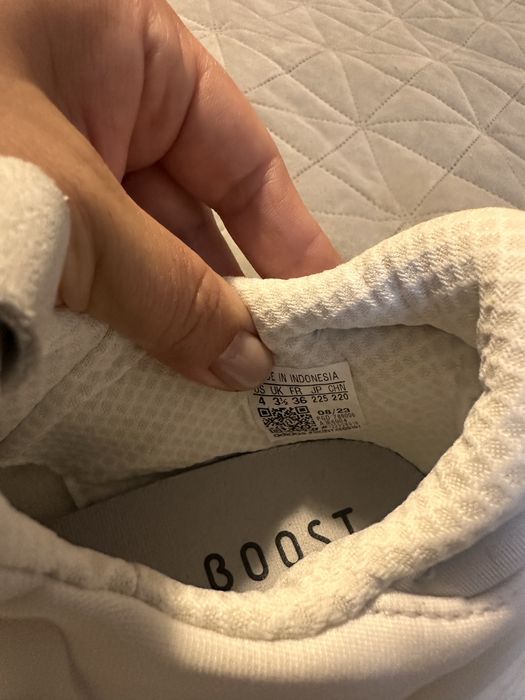 Кросівки adidas boost 36