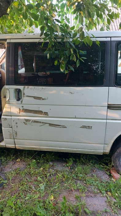 Ліва бокова дверка