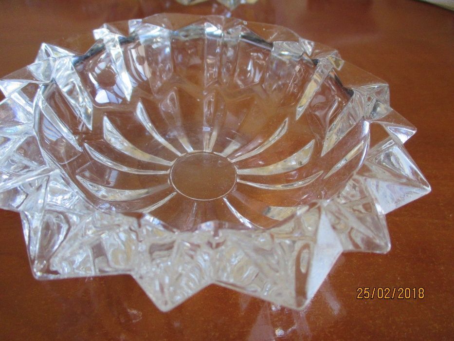 Guarda jóias e 2 cinzeiros meio-cristal