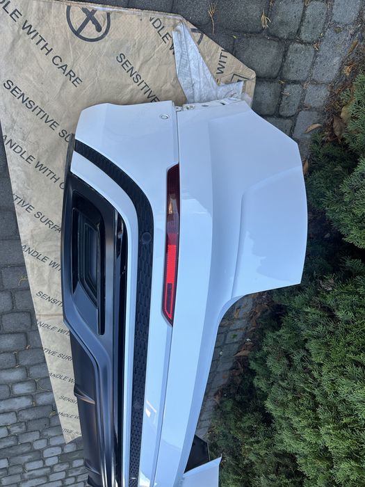 Бампер AUDI Q8 LS9R s-line