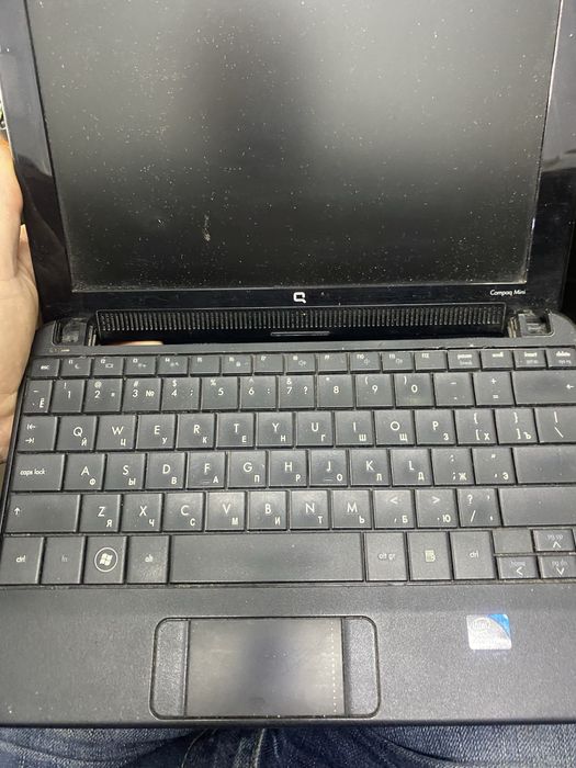 Нетбук HP compaq mini cq110