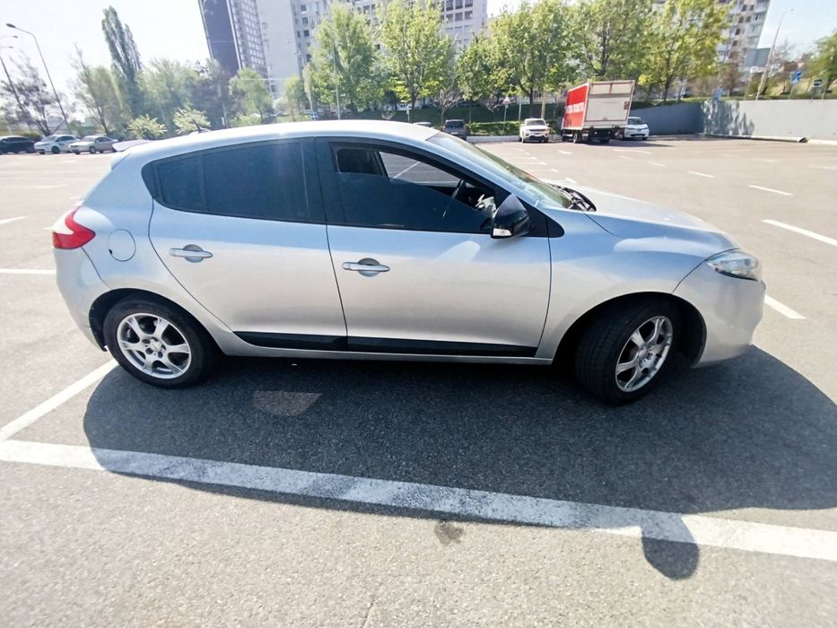 Продаж Рено Меган-3  2011