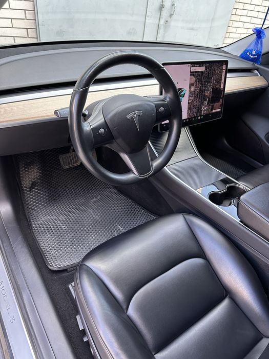 Tesla model 3 long range