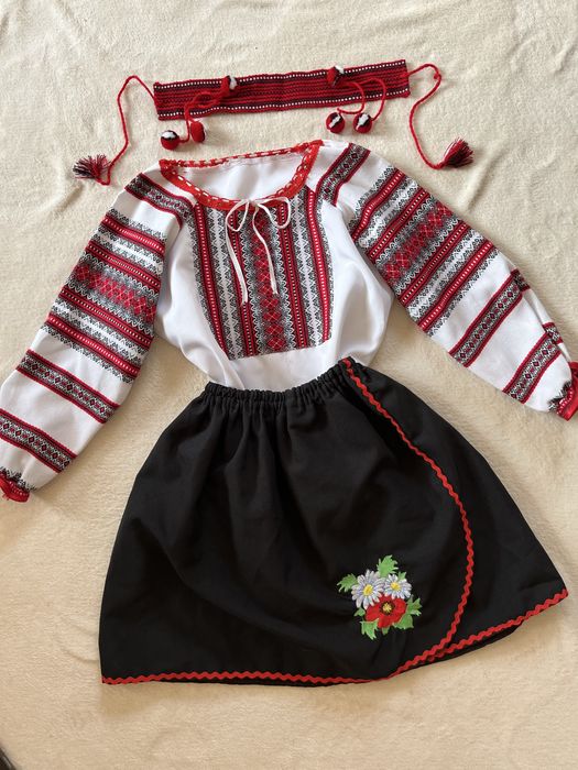 Вишиванка+ спідничка+ чільце. 128/134 см. 8-9 р. Набір трійка.