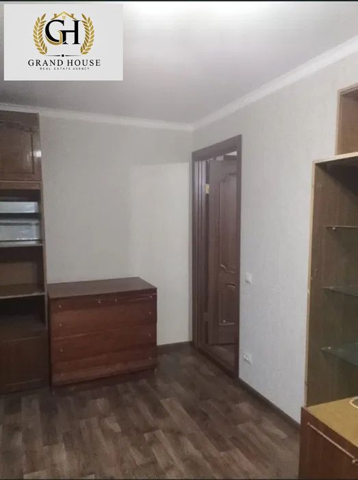 Продам двокімнатну квартиру. Вулиця Шатіла.