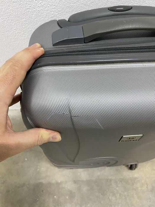 Mala cabine rigida - rachada