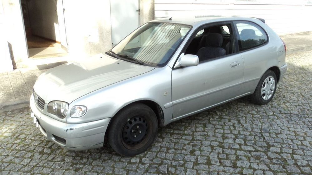 Toyota Corolla E11 1.4 3P 2001 - Para Peças