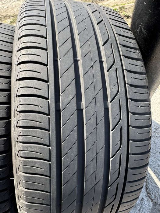 Літні шини Bridgestone 225/45 R17