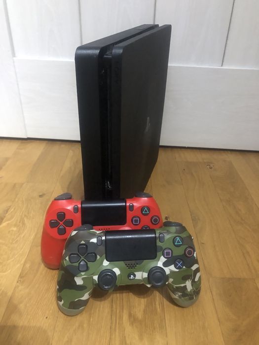 Ps4 slim 1tb 2 pady