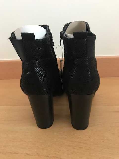 Botas Pretas Confortáveis NOVAS Nº 39