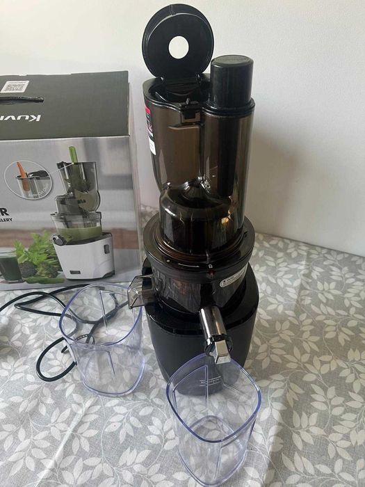 Kuvings REVO830 Whole Slow Juicer + acessórios + PIKA