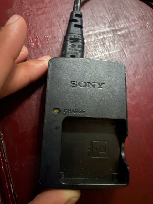 Sony Cyber-shot DSC-W210 + Carregador