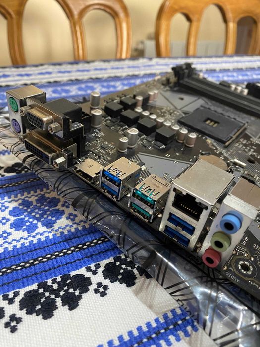 Asus Prime B450M-A – Motherboard AM4 em ótimo estado
