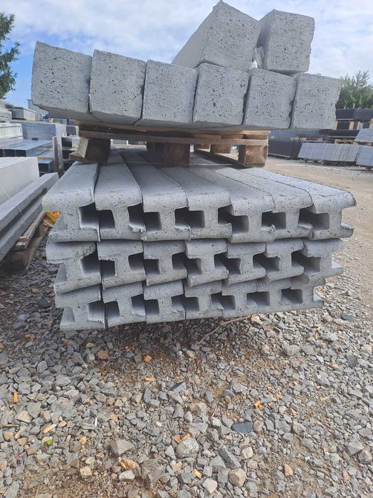 Słup ogrodzeniowy betonowy H-270cm