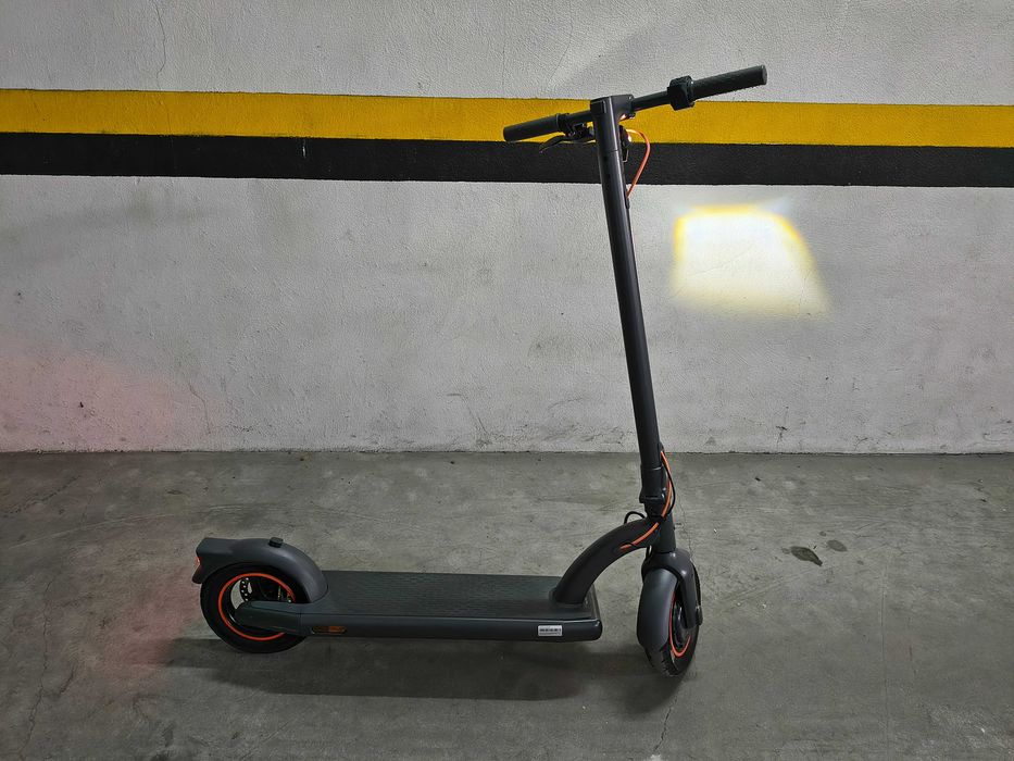 Garantia 01/2027 - Trotinete Navee N40