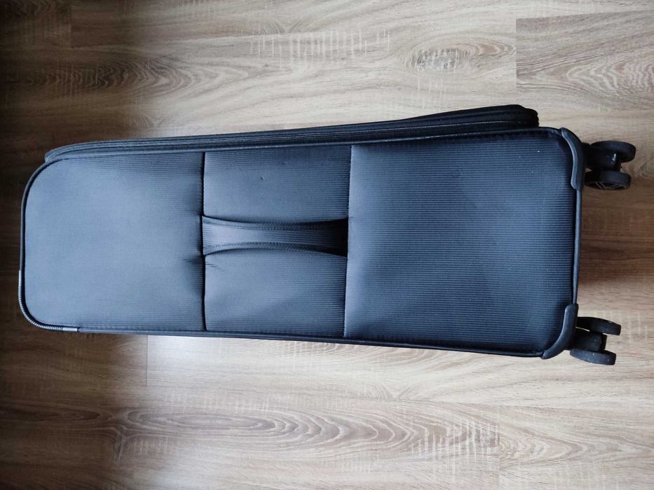 Walizka podróżna na 4 kółkach WGR 652