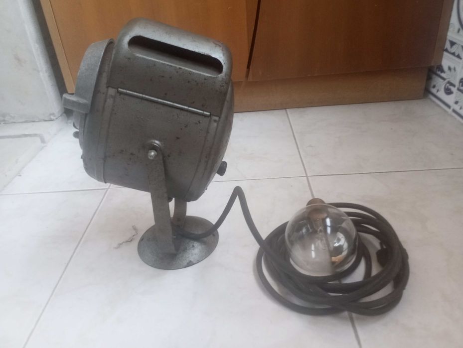 Projector de luz antigo Cremer