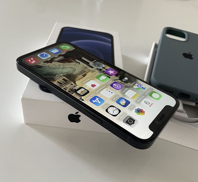 iPhone 12 black neverlock