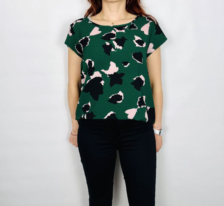Zielona bluzka w abstrakcyjne wzory S 36 Only