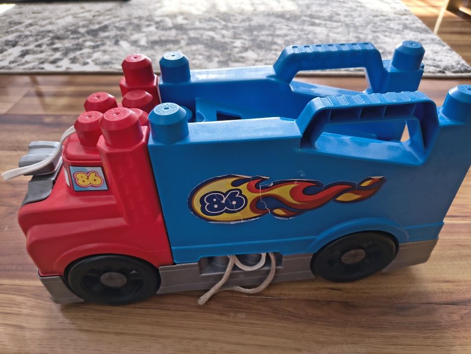 Klocki dla dziecka 1+ z torem kulkowym i tirem