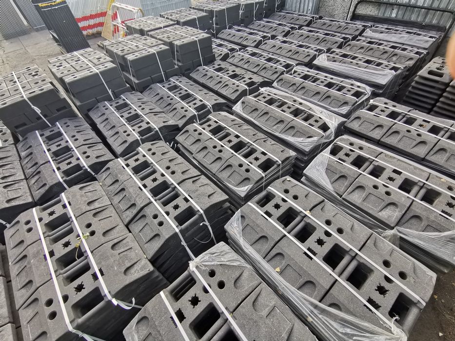 Stabilna podstawa do znaków i wygrodzeń drogowych pcv pvc- 26 kg