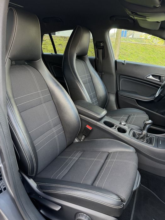 **Como Nova**Revisoes na marca**Mercedes-Benz CLA 180 Shooting Brake Urban | Gasolina | 110.000 km