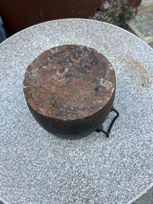 Panela / Pote Antigo em Ferro Fundido com Duas Pegas (Sem Pés) – Peça Etnográfica / Decorativa