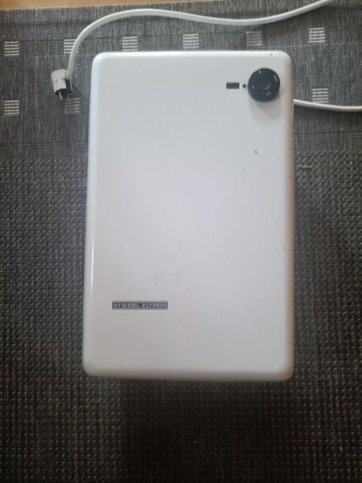 Podgrzewacz pod szafkowy wody 10 l