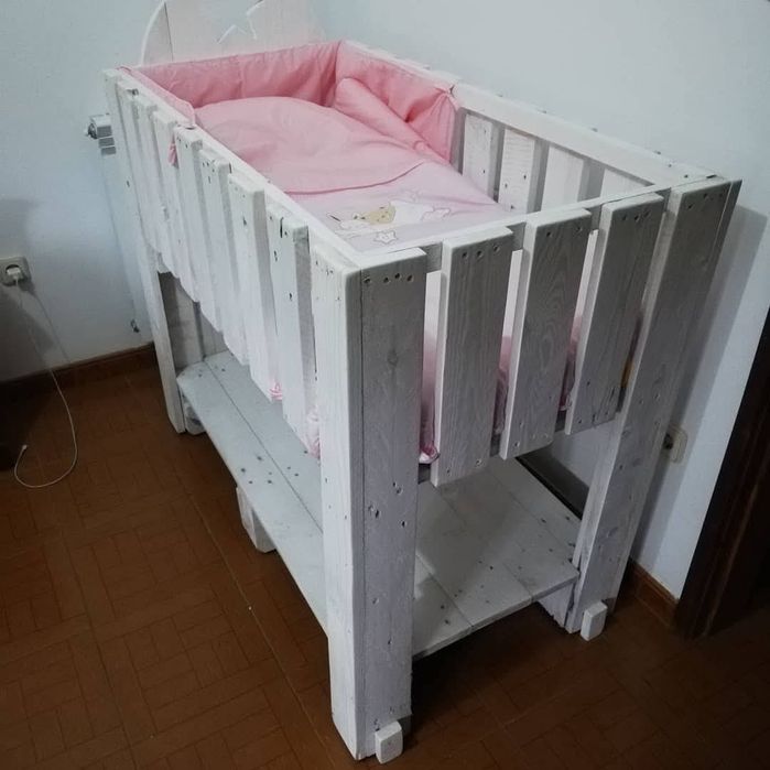 Berço/cama de bebe 
em muito bom esta
