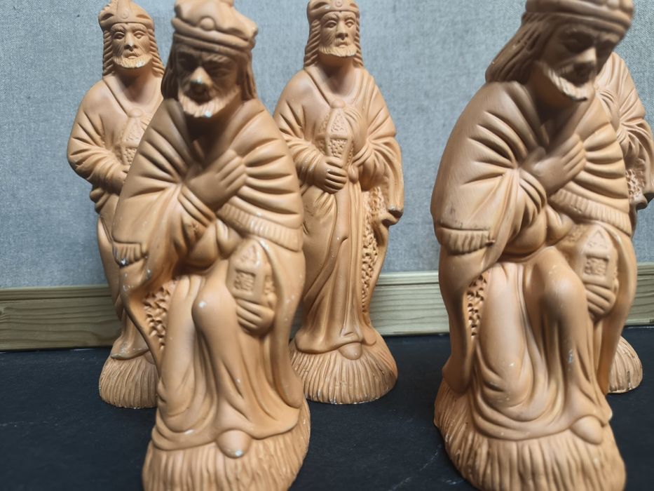 Figuras Reis Magos
Conjunto de figuras de Reis Magos.

- Peças com det
