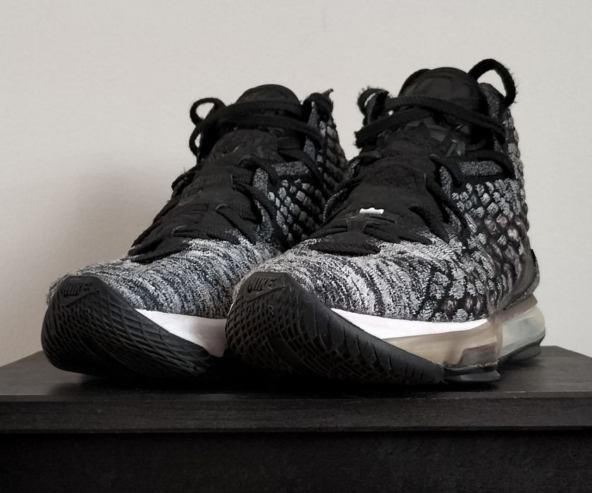 Tênis de Basquetebol Air LeBron 17