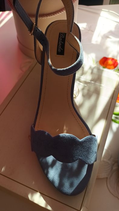 Eleganckie sandałki nowe