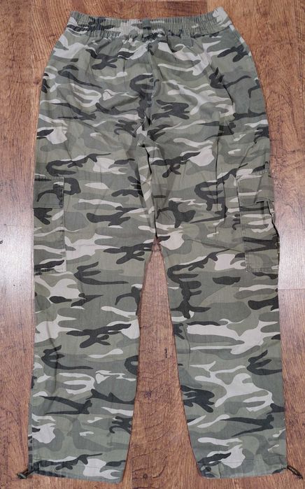 Spodnie moro zielone PRIMARK EUR 38