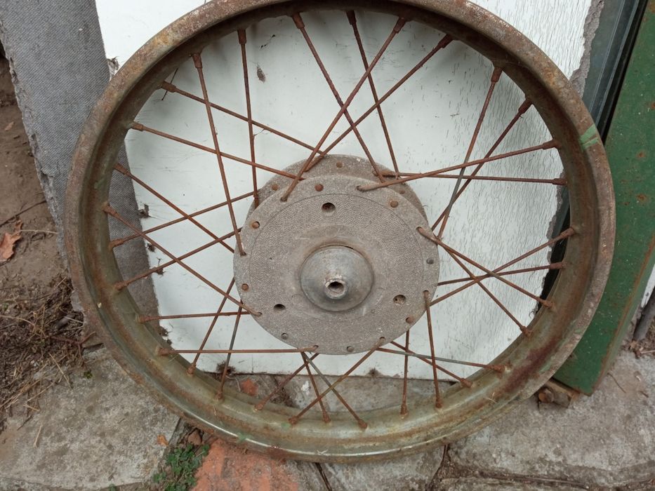 Продам колесо с мопеда Рига.Карпаты.