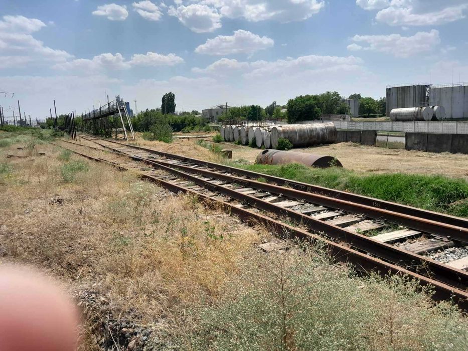 НА ПРОДАЖ: Діюча нафтобаза з під’їзною колією, повний комплекс.