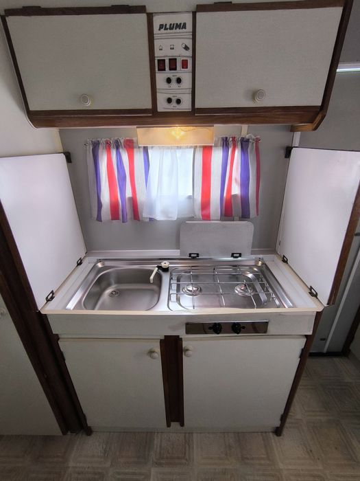 Caravana pluma 440