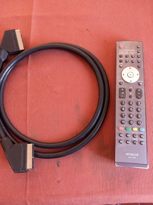 Tv grande Hitachi com comando