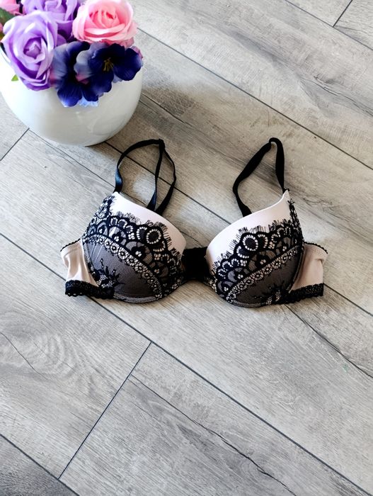 Biustonosz 75/80 b koronka