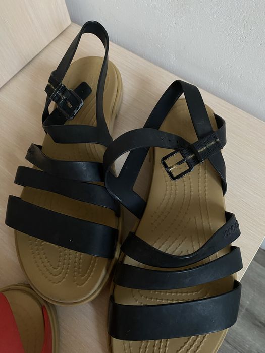 Босоножки Crocs, летние