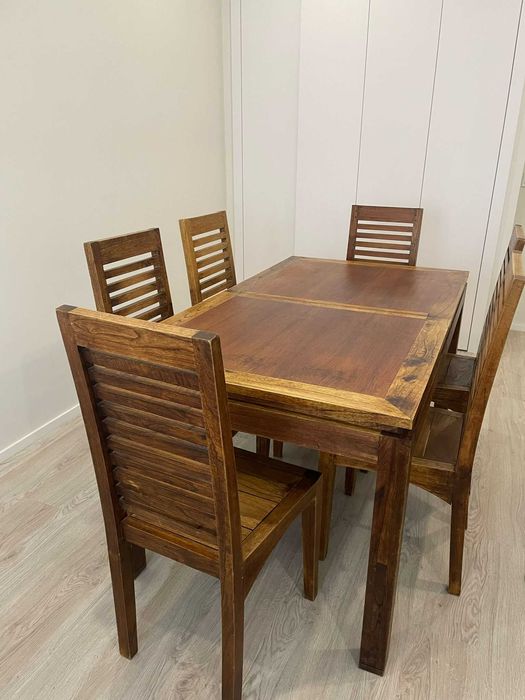 Mesa de jantar com 8 cadeiras (madeira maciça Sucupira)